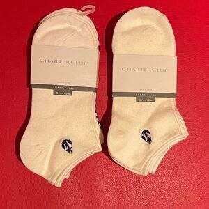 Three paire socks